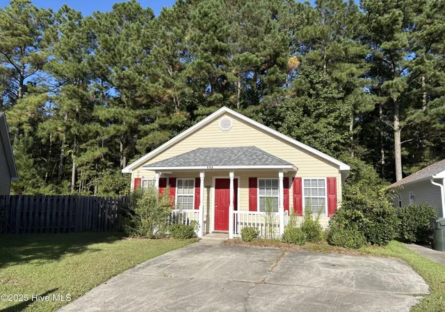 Homes for sale in New Bern, NC | 113 Gladiola Dr, New Bern, NC 28562 | MLS# 100534723