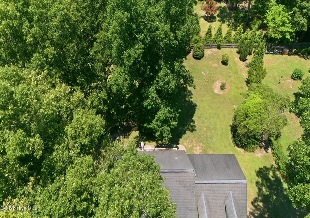 Photo 3 of Single family home for sale at 2513 Hickory St, New Bern, NC 28562 | MLS# 100579499 | Listing updated on 2026-09-19