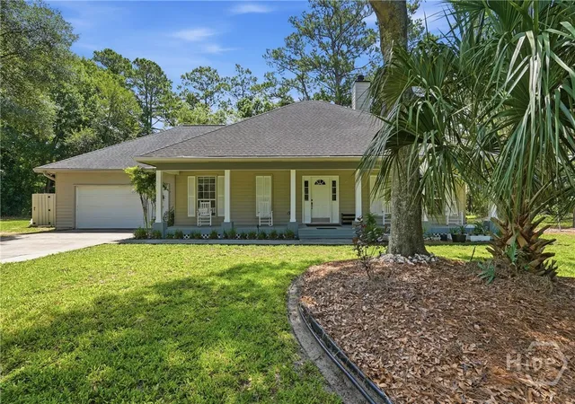 Photo 1 of Single family home for sale at 5 Nilsson Dr, Savannah, GA 31410 | MLS# SA358293 | Listing updated on 2026-09-11