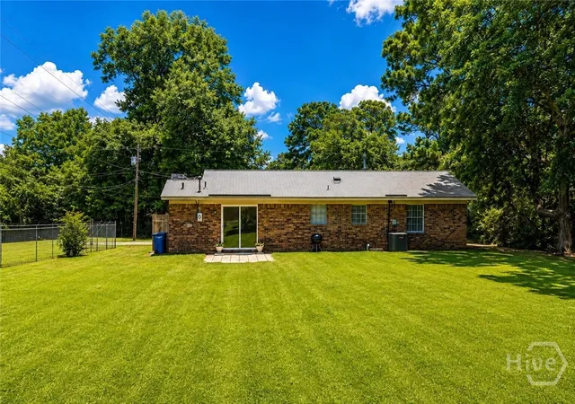 Photo 2 of Single family home for sale at 207 Poplar St, Bloomingdale, GA 31302 | MLS# SA363620 | Listing updated on 2026-09-11