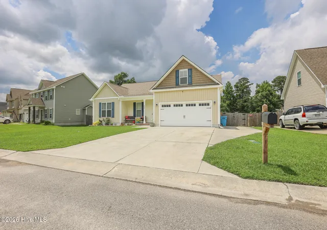 Photo 3 of Single family home for sale at 223 Holly Grv Ct E, Jacksonville, NC 28540 | MLS# 100579166 | Listing updated on 2026-10-01
