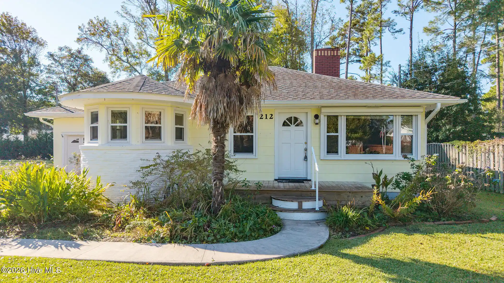 Photo 1 of Single family home for sale at 212 George St, Beaufort, NC 28516 | MLS# 100611707 | Listing updated on 2026-10-23