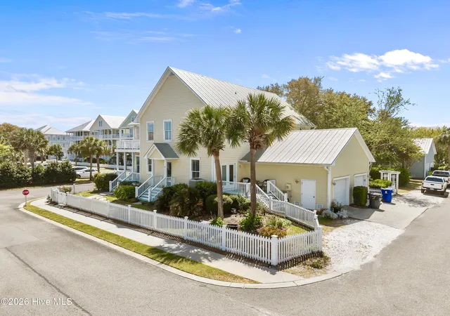 3rd image of 1523 Island Marina Dr, Carolina Beach, NC 28428 | MLS# 100566158