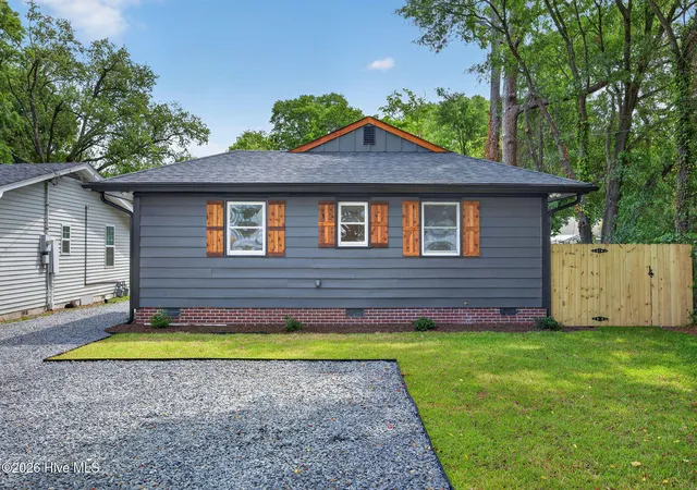 Photo 1 of Single family home for sale at 2157 Burnett Blvd, Wilmington, NC 28401 | MLS# 100581142 | Listing updated on 2026-09-29