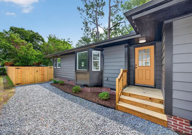 Photo 2 of Single family home for sale at 2157 Burnett Blvd, Wilmington, NC 28401 | MLS# 100581142 | Listing updated on 2026-09-29