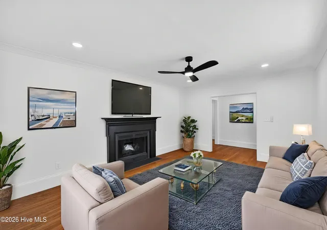 Photo 4 of Single family home for sale at 2157 Burnett Blvd, Wilmington, NC 28401 | MLS# 100581142 | Listing updated on 2026-09-29