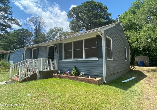 3rd image of 704 Dixon St, Kinston, NC 28501 | MLS# 100584066