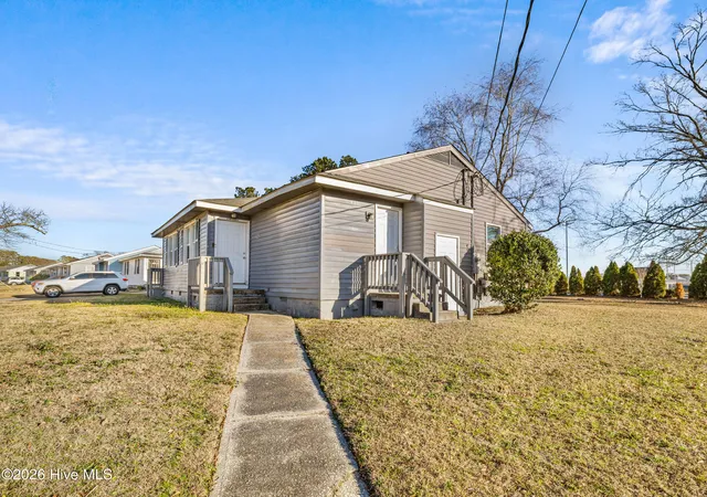 Homes for sale in Jacksonville, NC | 304 Starling St, Jacksonville, NC 28540 | MLS# 100549038