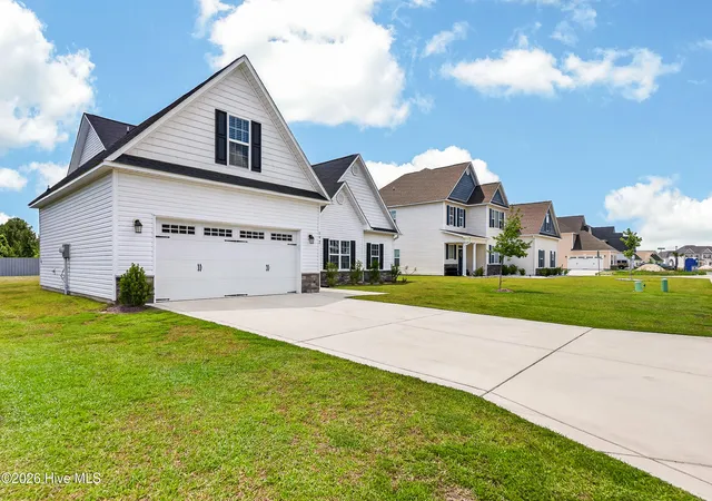 Photo 2 of Single family home for sale at 592 Appalachian Trl S, Jacksonville, NC 28546 | MLS# 100579182 | Listing updated on 2026-09-14