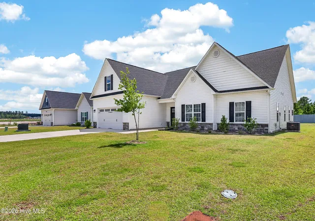 Photo 3 of Single family home for sale at 592 Appalachian Trl S, Jacksonville, NC 28546 | MLS# 100579182 | Listing updated on 2026-09-14