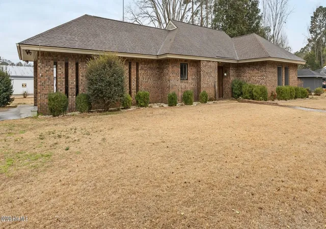 Homes for sale in Wallace, NC | 616 E Murphy St, Wallace, NC 28466 | MLS# 100555977