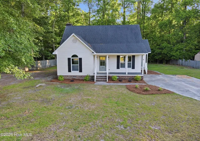 Homes for sale in Washington, NC | 127 Hillingdale Dr, Washington, NC 27889 | MLS# 100576665