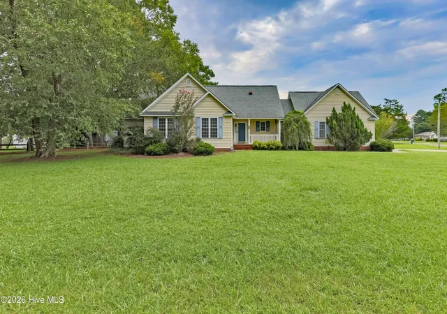 Photo 1 of Single family home for sale at 215 S Johnson St, Beulaville, NC 28518 | MLS# 100600281 | Listing updated on 2026-09-01