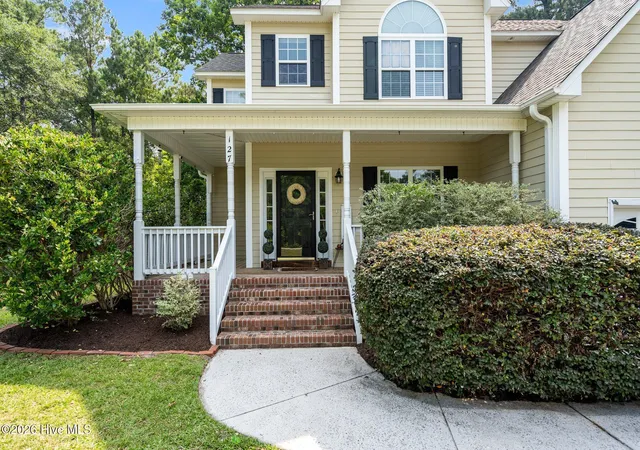 Photo 3 of Single family home for sale at 127 Headwaters Dr, Hampstead, NC 28443 | MLS# 100581398 | Listing updated on 2026-09-15