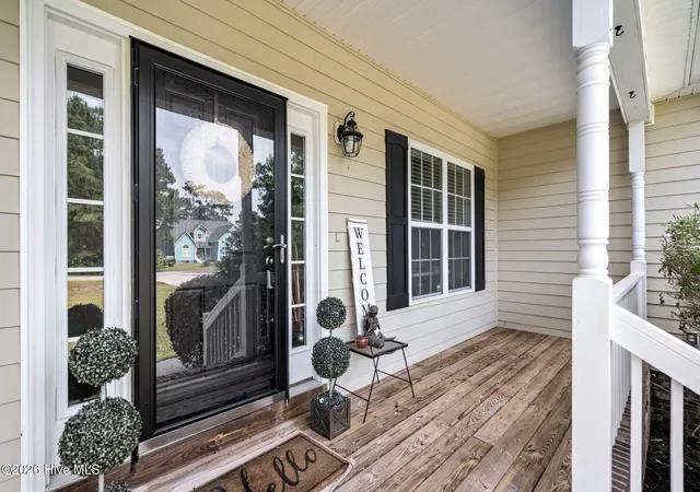 Photo 3 of Single family home for sale at 127 Headwaters Dr, Hampstead, NC 28443 | MLS# 100581398 | Listing updated on 2026-09-15