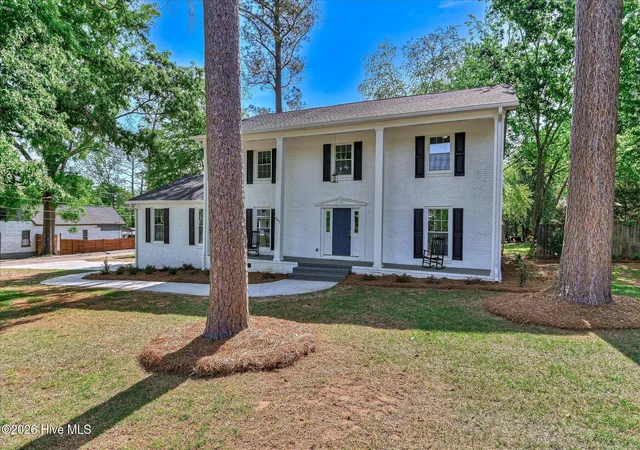Photo 3 of Single family home for sale at 847 Hillcrest St, Edgefield, SC 29824 | MLS# 100580608 | Listing updated on 2026-08-19
