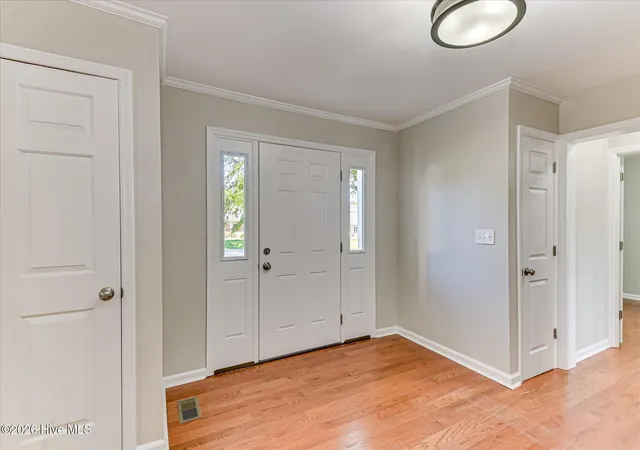 Photo 5 of Single family home for sale at 847 Hillcrest St, Edgefield, SC 29824 | MLS# 100580608 | Listing updated on 2026-08-19