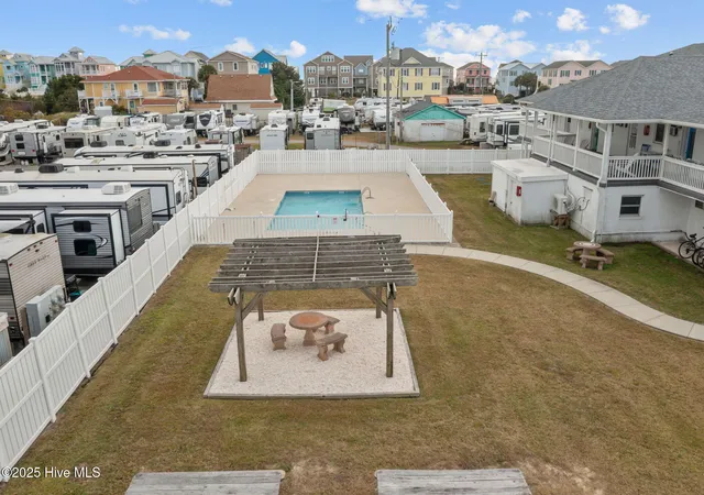 2nd image of 301 Henderson Blvd, Atlantic Beach, NC 28512