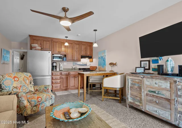4th image of 301 Henderson Blvd, Atlantic Beach, NC 28512