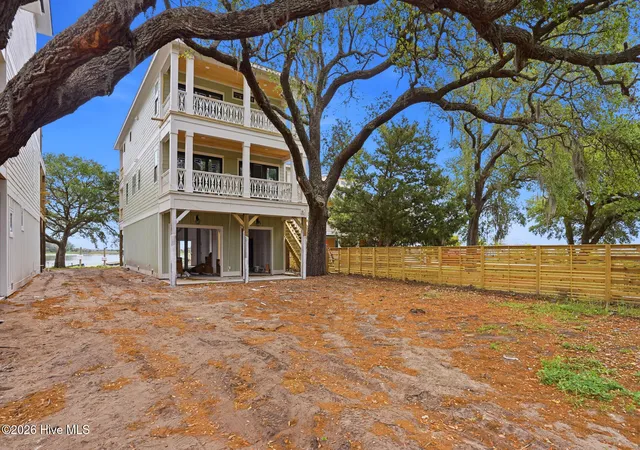 Photo 3 of Single family home for sale at 1128 S Seabreeze Rd, Wilmington, NC 28409 | MLS# 100570451 | Listing updated on 2026-08-19