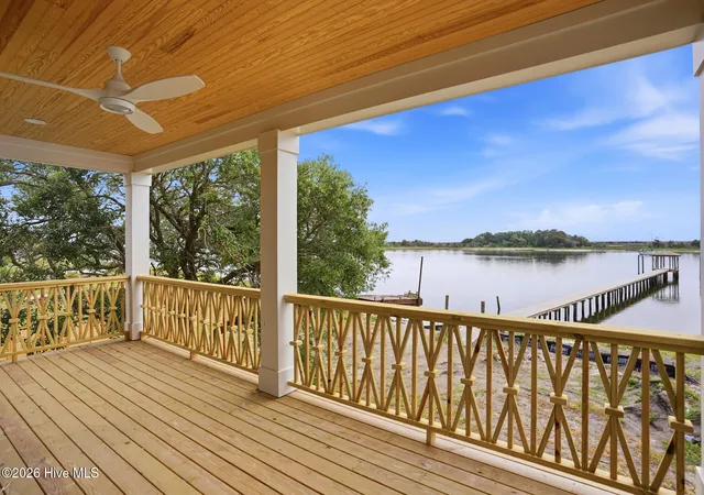 Photo 4 of Single family home for sale at 1128 S Seabreeze Rd, Wilmington, NC 28409 | MLS# 100570451 | Listing updated on 2026-08-19