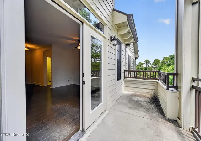 Listing Photo 4 - Condo for sale in building located at 555 Grande Manor Ct, Wilmington, NC 28405 - Unit #302