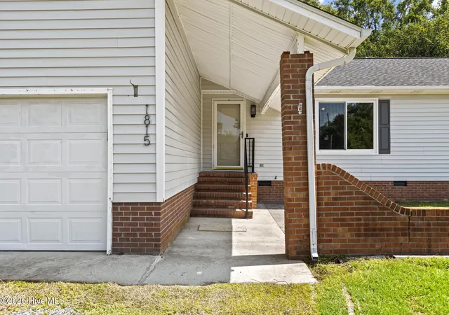 Photo 1 of Single family home for sale at 1815 Watts Landing Rd, Hampstead, NC 28443 | MLS# 100599732 | Listing updated on 2026-09-20