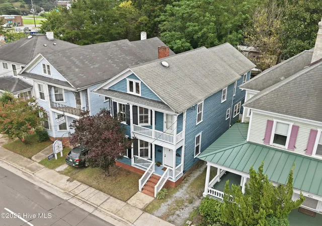 Photo 3 of Single family home for sale at 403 N Market St, Washington, NC 27889 | MLS# 100599746 | Listing updated on 2026-09-14