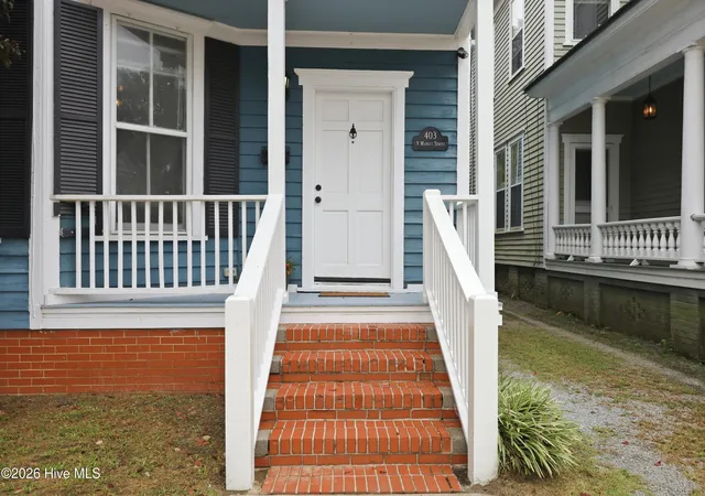 Photo 3 of Single family home for sale at 403 N Market St, Washington, NC 27889 | MLS# 100599746 | Listing updated on 2026-09-14