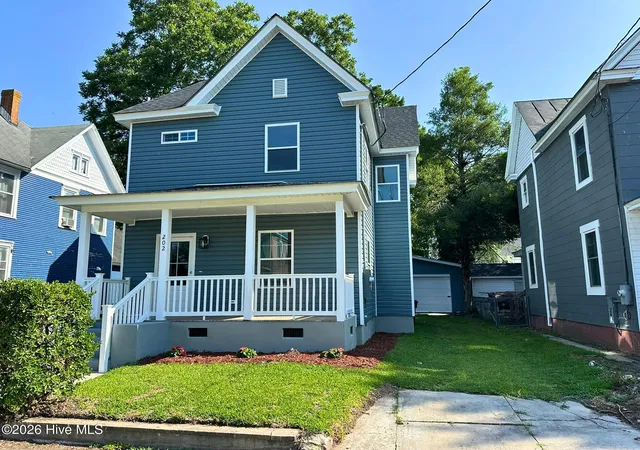 Photo 2 of Single family home for sale at 202 W Burgess St, Elizabeth City, NC 27909 | MLS# 100586365 | Listing updated on 2026-09-05