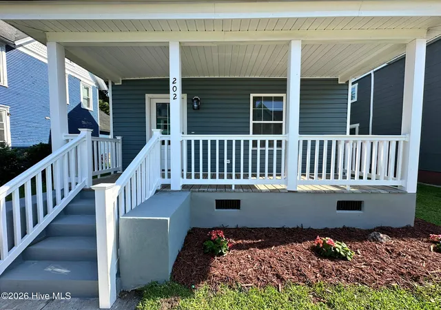 Photo 3 of Single family home for sale at 202 W Burgess St, Elizabeth City, NC 27909 | MLS# 100586365 | Listing updated on 2026-09-05