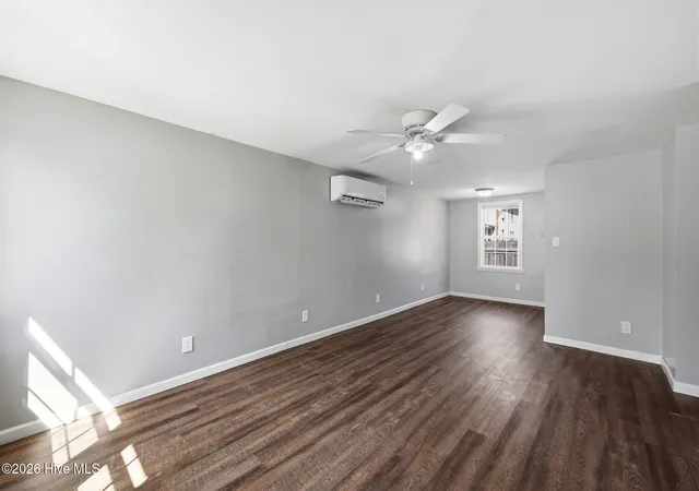 Photo 3 of Single family home for sale at 518 Ruth Ave, New Bern, NC 28560 | MLS# 100575890 | Listing updated on 2026-09-16