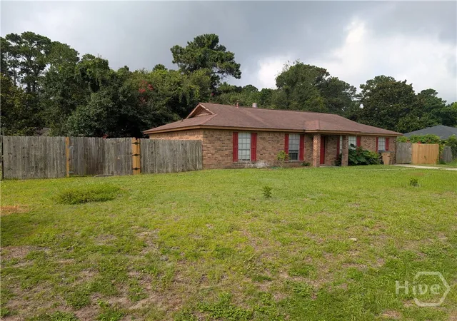 Photo 3 of Single family home for sale at 7105 Golden Isles Way, Savannah, GA 31410 | MLS# SA360379 | Listing updated on 2026-08-19