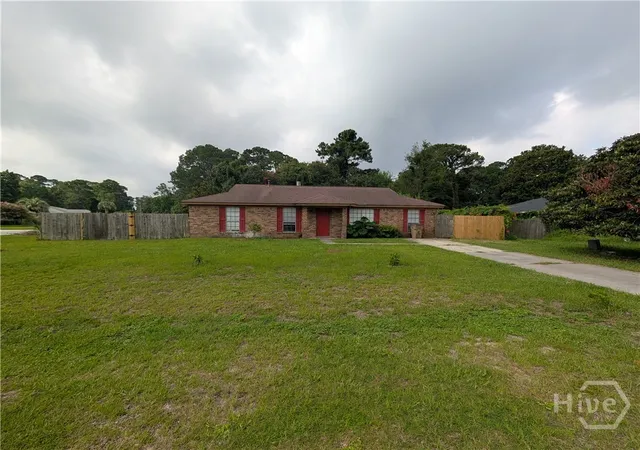 Photo 4 of Single family home for sale at 7105 Golden Isles Way, Savannah, GA 31410 | MLS# SA360379 | Listing updated on 2026-08-19