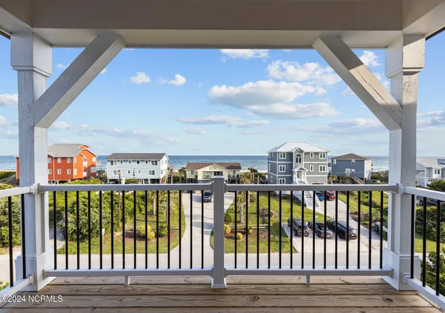 Photo 3 of Single family home for sale at 101 Melaine St, Emerald Isle, NC 28594 | MLS# 100574488 | Listing updated on 2026-09-20