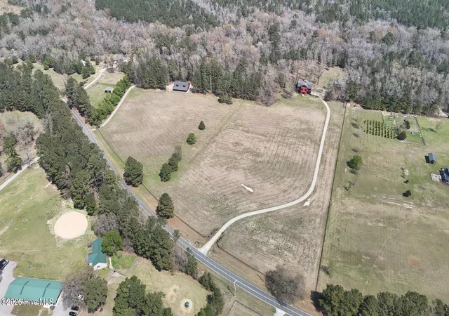 Photo 4 of Single family home for sale at 1050 Lakebay Rd, Vass, NC 28394 | MLS# 100563282 | Listing updated on 2026-08-19