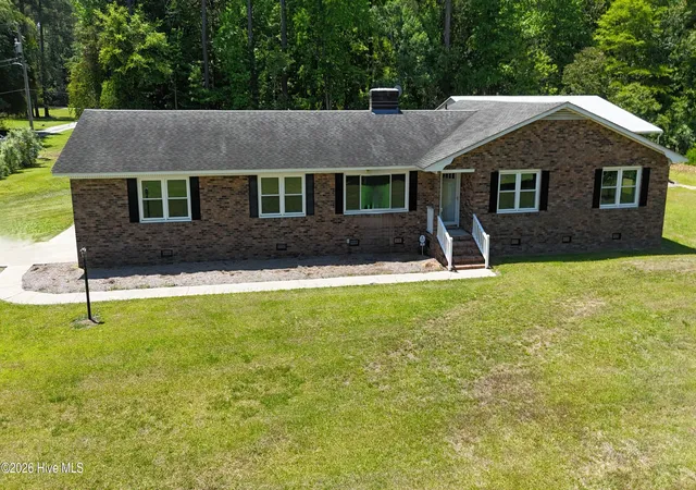 Photo 2 of Single family home for sale at 120 King Heights Blvd, Kinston, NC 28501 | MLS# 100599964 | Listing updated on 2026-09-08