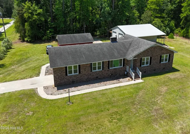 Photo 3 of Single family home for sale at 120 King Heights Blvd, Kinston, NC 28501 | MLS# 100599964 | Listing updated on 2026-09-08