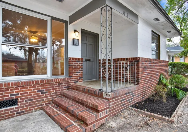 Photo 3 of Single family home for sale at 1118 W 49th Street, Savannah, GA 31405 | MLS# SA347487 | Listing updated on 2026-10-09