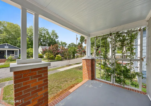 Photo 4 of Single family home for sale at 2105 Barnett Ave, Wilmington, NC 28403 | MLS# 100588995 | Listing updated on 2026-09-19