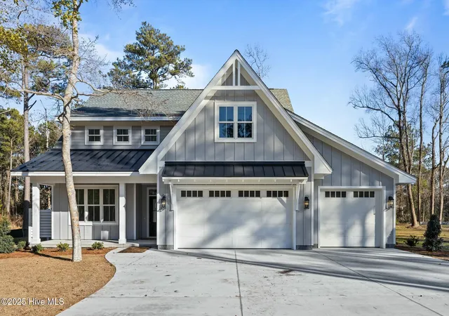 Photo 2 of Single family home for sale at 112 Indian Trl, Beaufort, NC 28516 | MLS# 100478900 | Listing updated on 2026-09-13