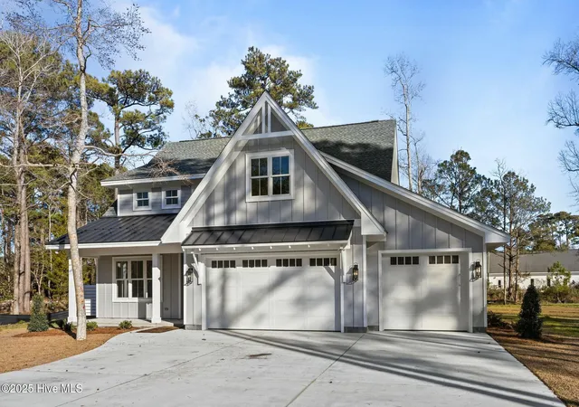 Photo 3 of Single family home for sale at 112 Indian Trl, Beaufort, NC 28516 | MLS# 100478900 | Listing updated on 2026-09-13