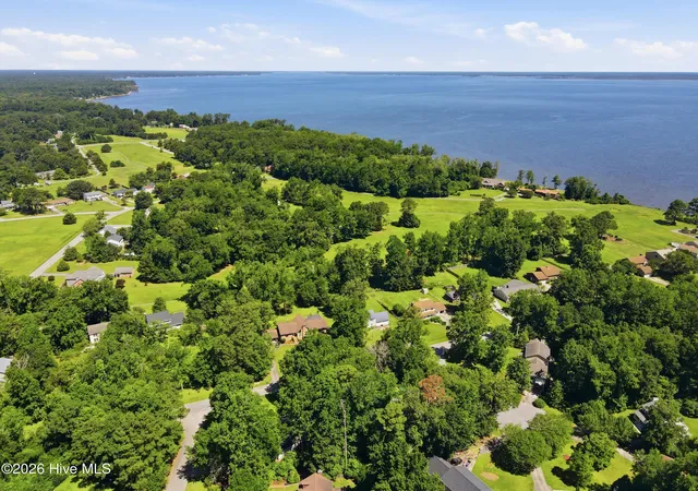 Photo 2 of Single family home for sale at 101 Hughes Ln, New Bern, NC 28560 | MLS# 100583467 | Listing updated on 2026-09-13