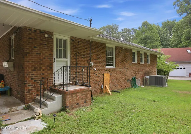 Homes for sale in Tarboro, NC | 1711 Ambleside Dr, Tarboro, NC 27886 | MLS# 100586633