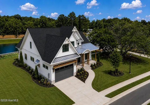 Photo 3 of Single family home for sale at 322 E Wayfinder Ln, Hampstead, NC 28443 | MLS# 100587453 | Listing updated on 2026-08-19