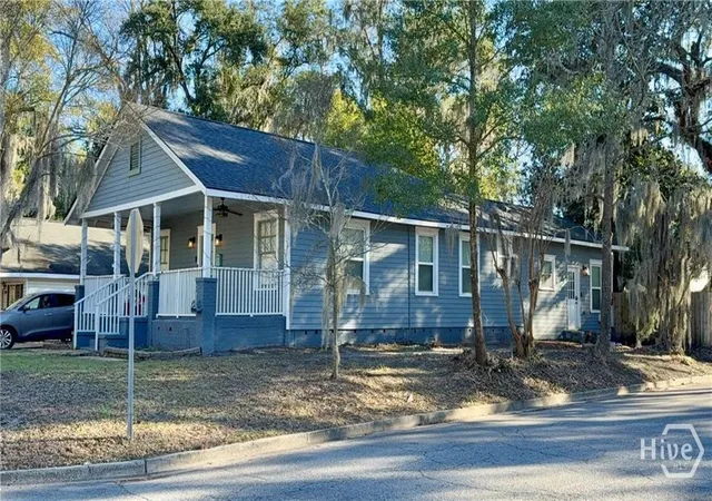 Homes for sale in Savannah, GA | 2301 Alaska St, Savannah, GA 31404 | MLS# SA348994