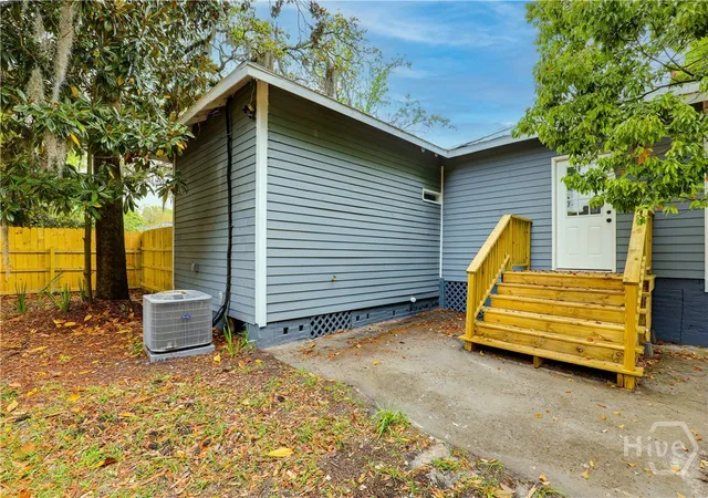 Homes for sale in Savannah, GA | 2301 Alaska St, Savannah, GA 31404 | MLS# SA348994