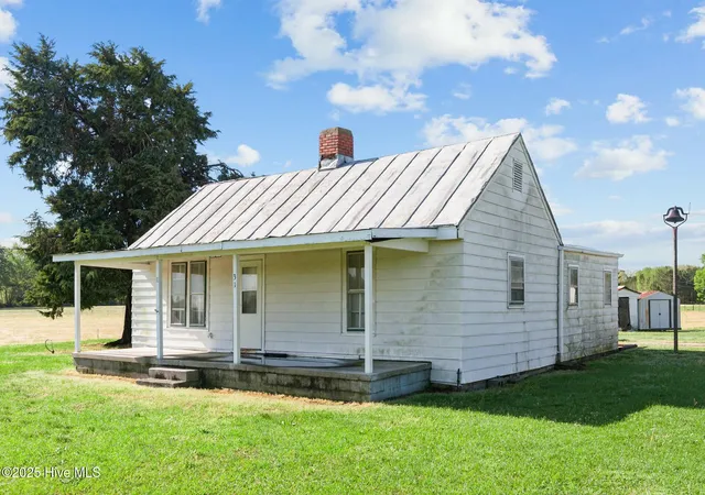 Photo 3 of Single family home for sale at 5635 Mckendree Church Rd, Tarboro, NC 27886 | MLS# 100496511 | Listing updated on 2026-09-17