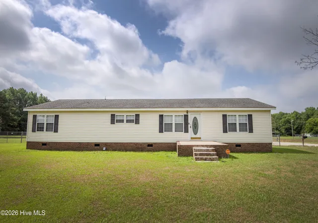 Homes for sale in Tarboro, NC | 41 Stable Rd, Tarboro, NC 27886 | MLS# 100583824