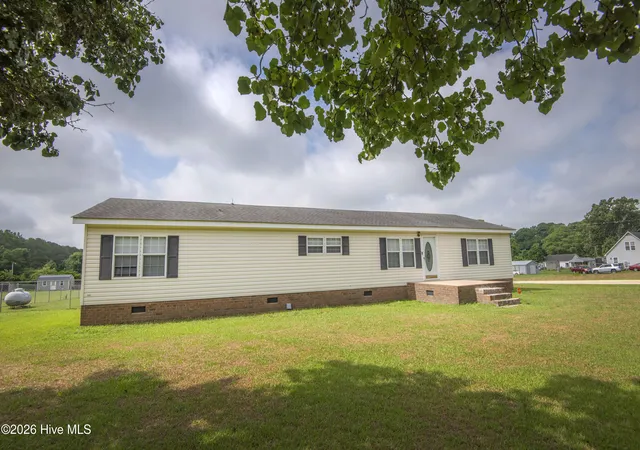 Homes for sale in Tarboro, NC | 41 Stable Rd, Tarboro, NC 27886 | MLS# 100583824